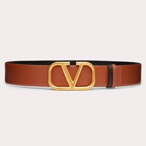 Valentino Garavani VLogo Signature reversible belt in glossy Calfskin leather 90